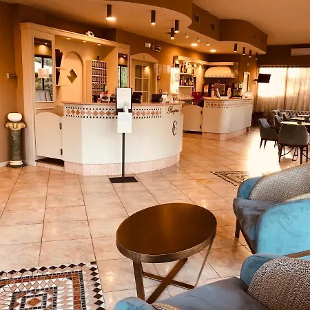 Duca Della Corgna Szálloda 4*