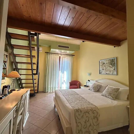 Duca Della Corgna Otel 4*